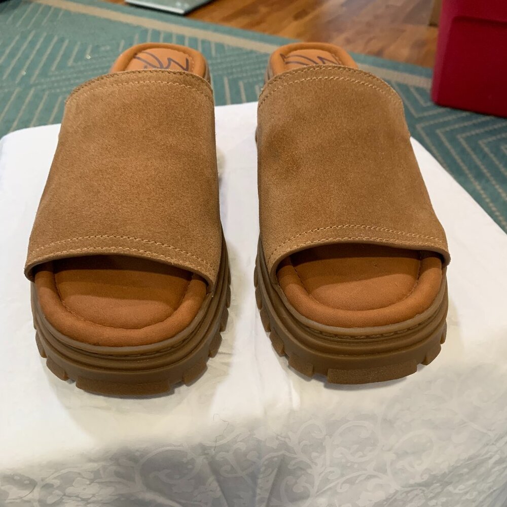 Zodiac Latte Leather Halle Wedge Lug Heels Women's Size 9.5